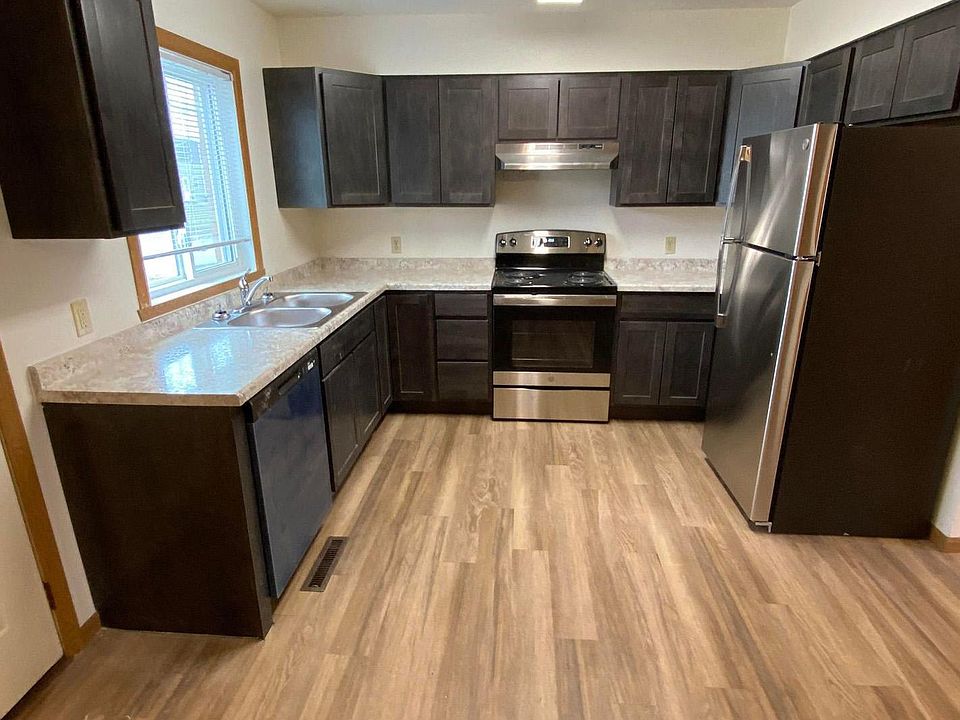 Fargo, ND Sheyenne Terrace | Kitchen