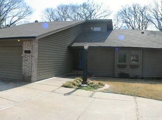 104 Woodcliff Ln, Rogers, AR 72756