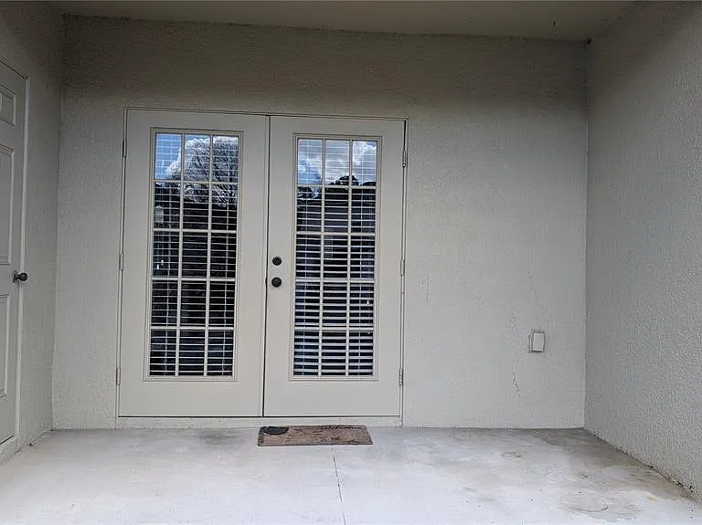 16320 Swan View Cir — Photo 28