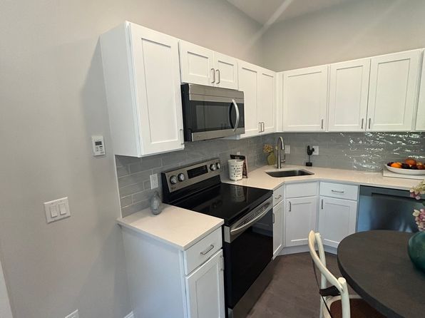 325 Bank St #4A