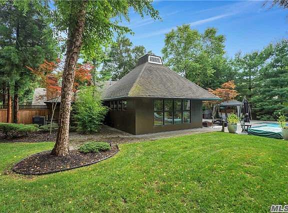 3rd image of 121 Percheron Ln