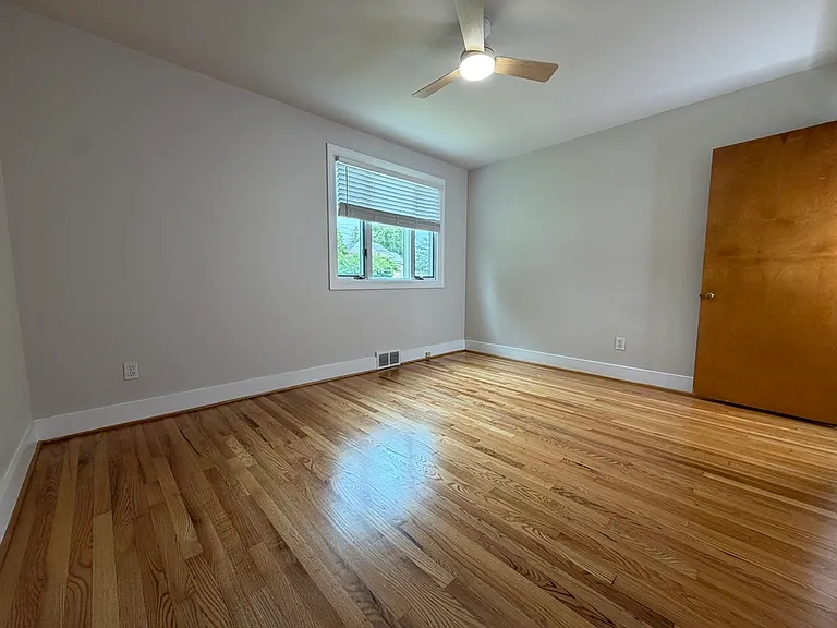 126 Median Dr — Photo 23