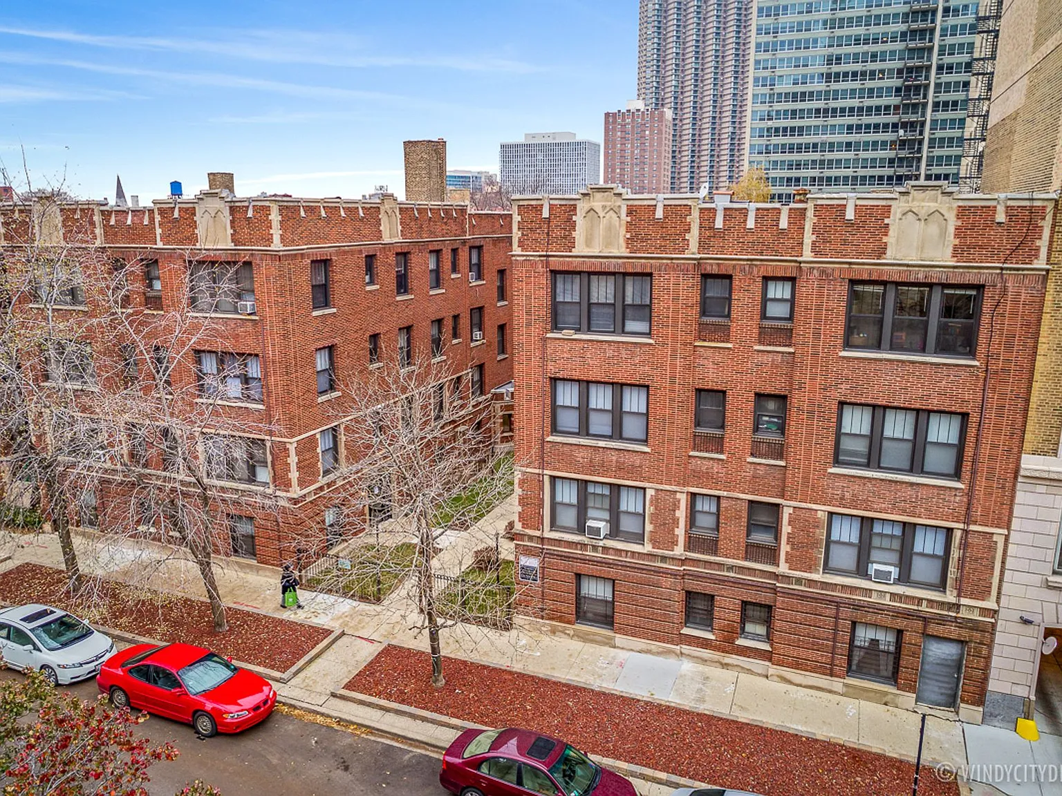 512-20 W. Cornelia — Photo 2