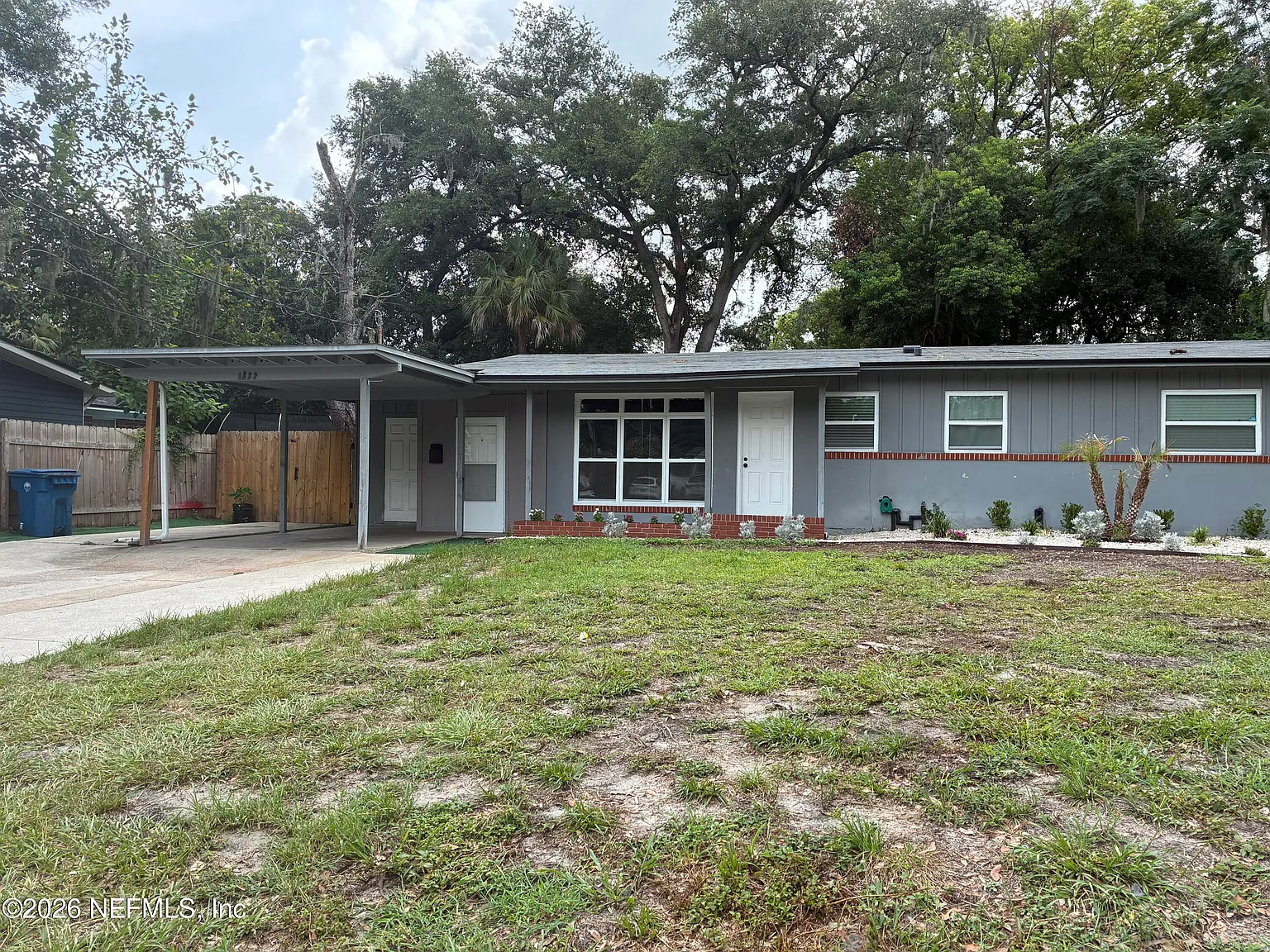 3 bed, 1.5 bath, 1167 sqft, $1,550 — Photo 1