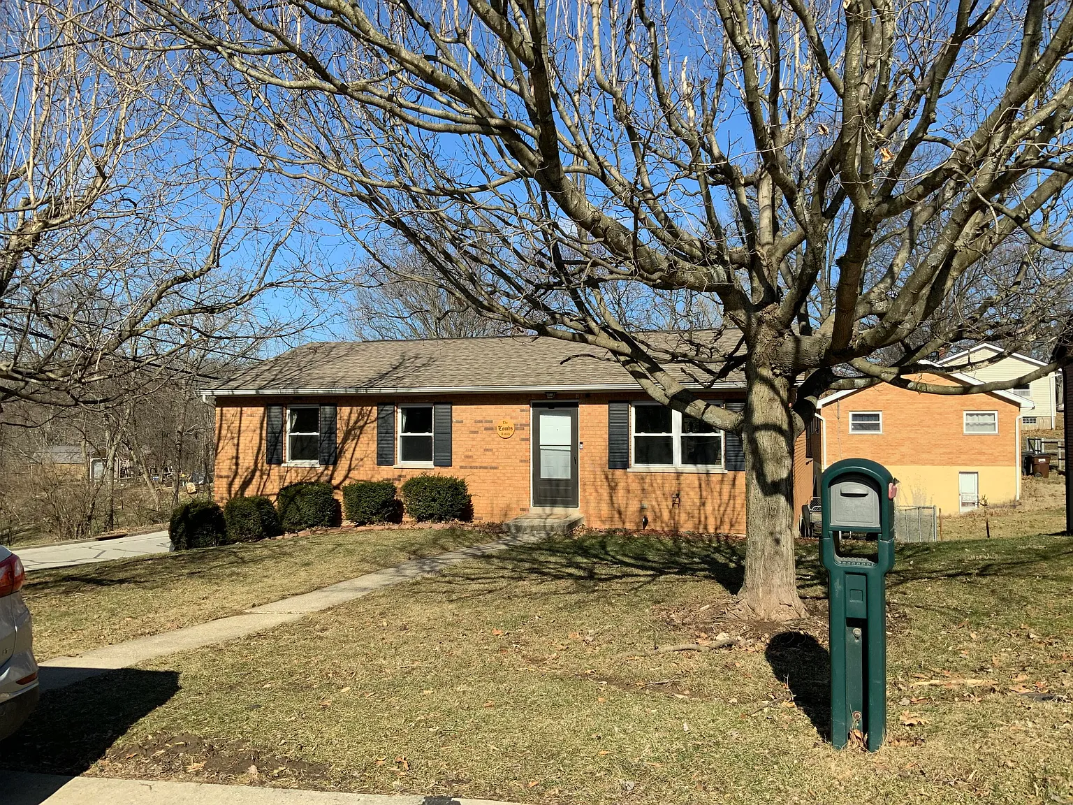 1112 Edwards Rd photo 1