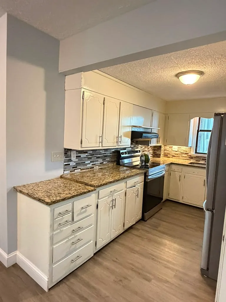 4 bed, $3,650 — Photo 2