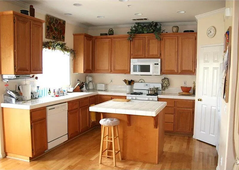 2235 Reina Cir — Photo 3