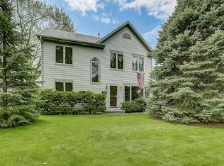 2203 Eastman St, Rolling Meadows, IL 60008