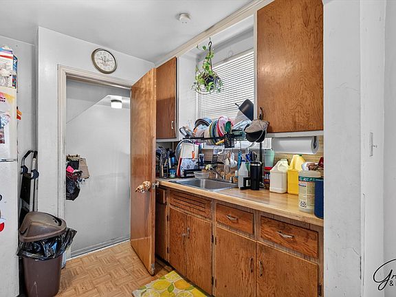 4th image of 8304 Wyoming St