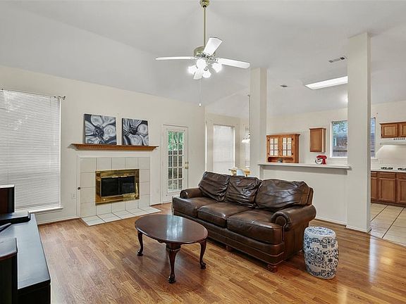 4th image of 2203 Swallow Ln