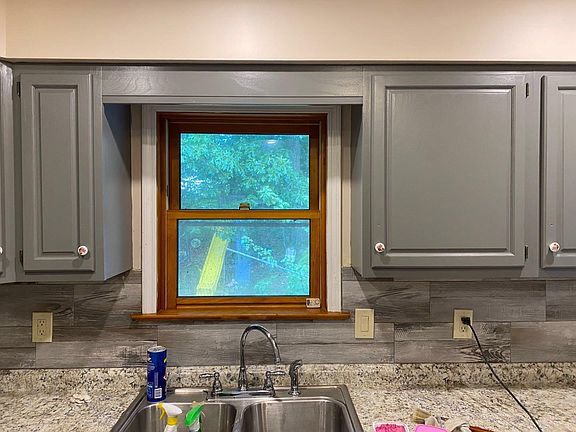 5th image of 29 Maine Dr #2