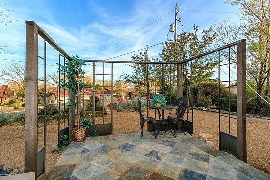 guest room patio