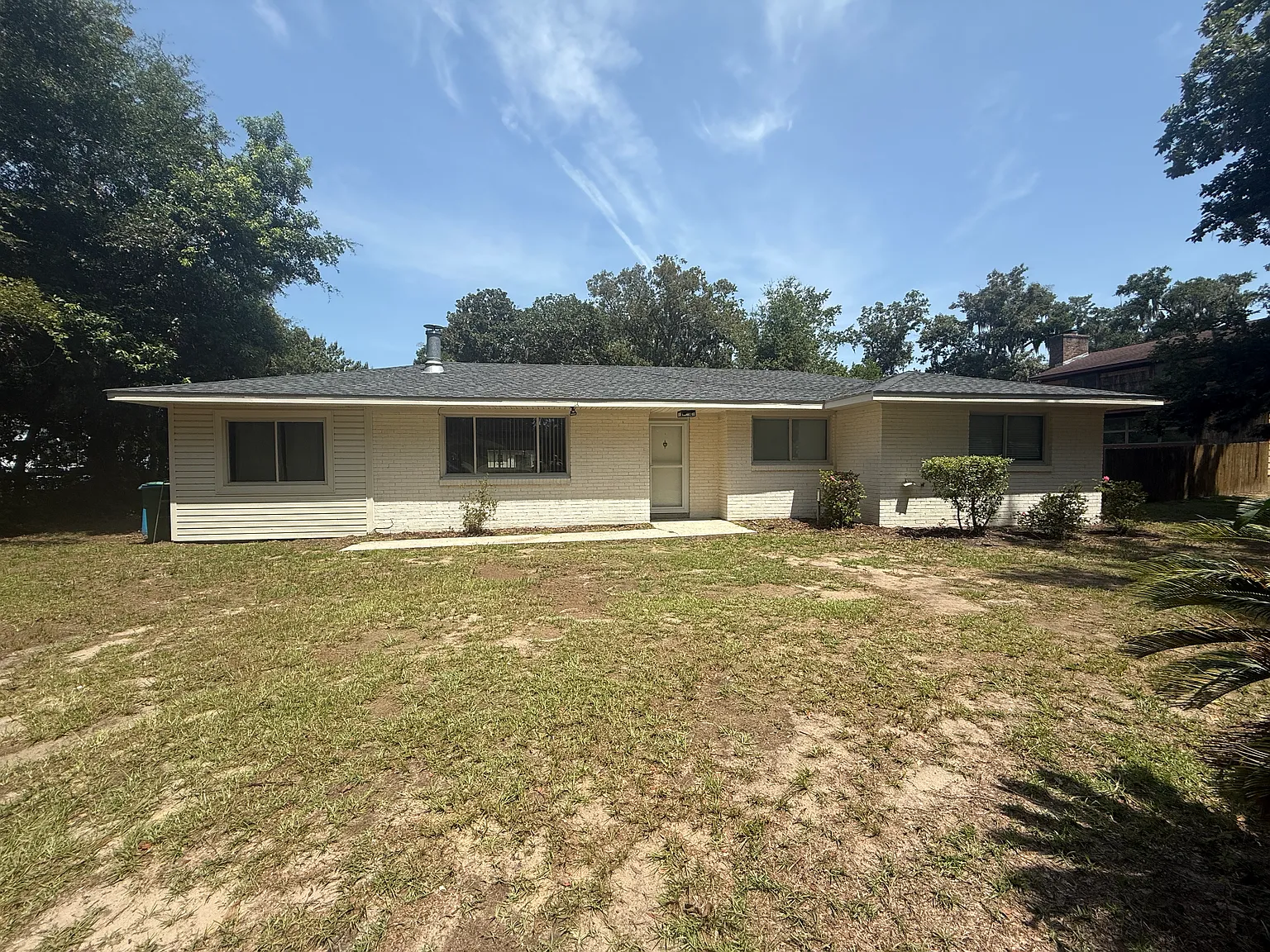 3 bed, 1600 sqft, $2,500 — Photo 1