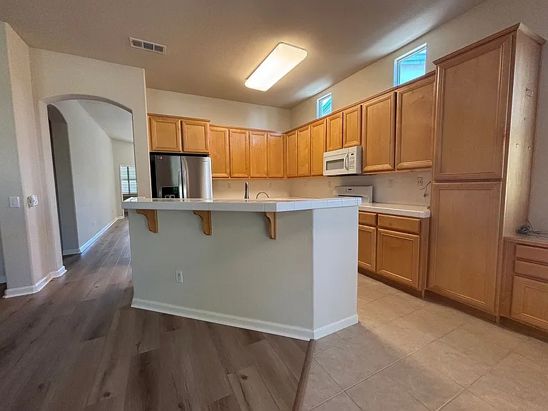 1532 Alton Ln — Photo 10