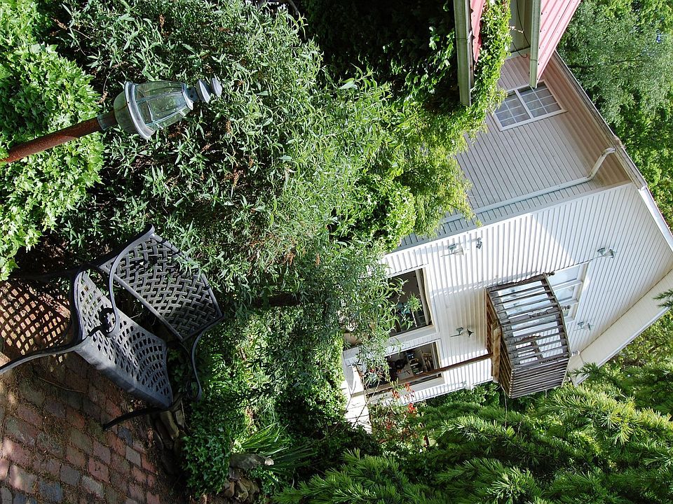 2nd image of 596 Hillvale Rd
