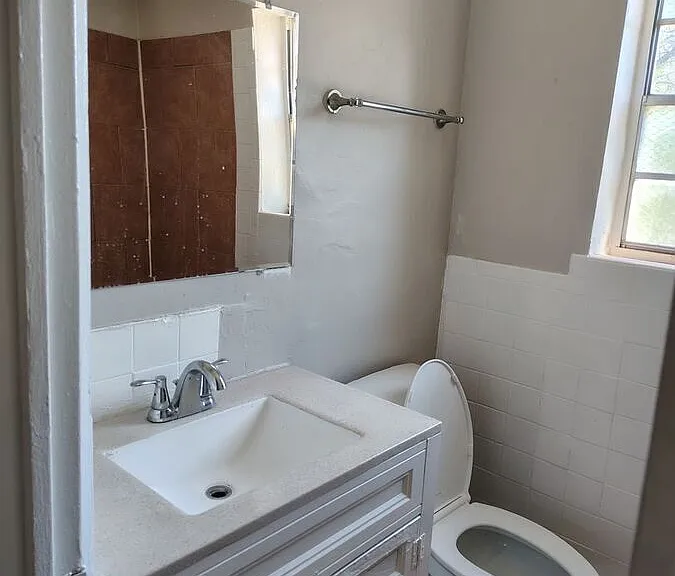 1960 Dallas St #302 — Photo 7