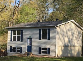 5451 Fern Beach Rd, Saint Louis, MO 63128