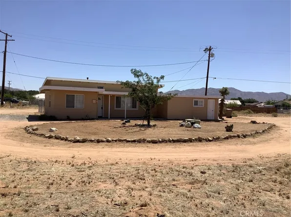 22042 Elkalo Rd, Apple Valley, CA 92307