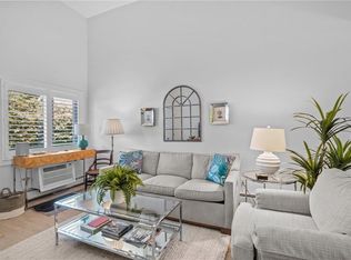 26 W Narragansett Ave APT 4, Newport, RI 02840