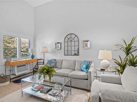 26 Narragansett Ave, Newport, RI
