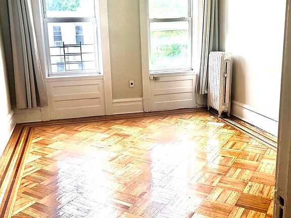3rd image of 26 Prospect Park SW #2A