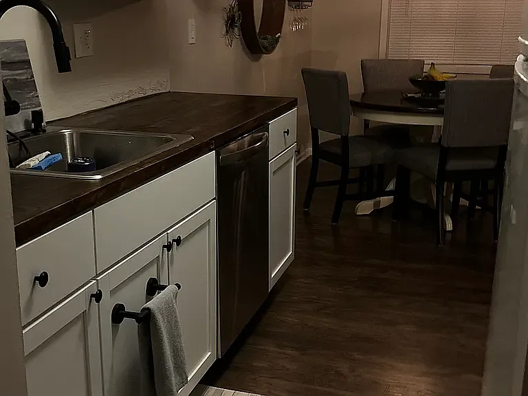 2 bed, 939 sqft, $2,450 — Photo 2
