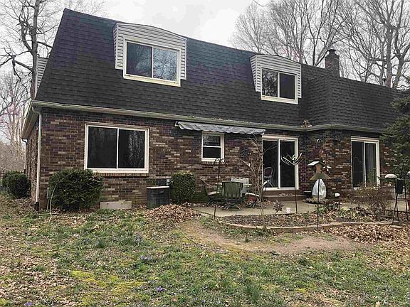 2nd image of 5666 Woodlawn Dr