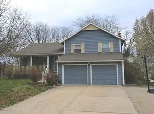 501 NE Bristol Dr, Lees Summit, MO 64086