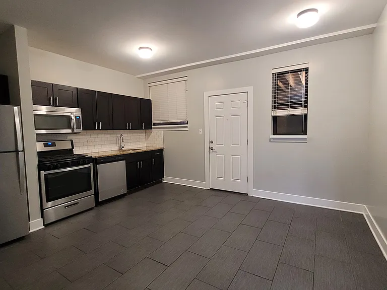 5501-5513 S Everett Ave — Photo 28