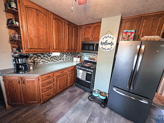 3rd image of 2624 Shields Ave