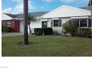 1465 Edgewater Cir, Fort Myers, FL 33919