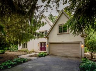 2S138 Center Ave, Wheaton, IL 60189