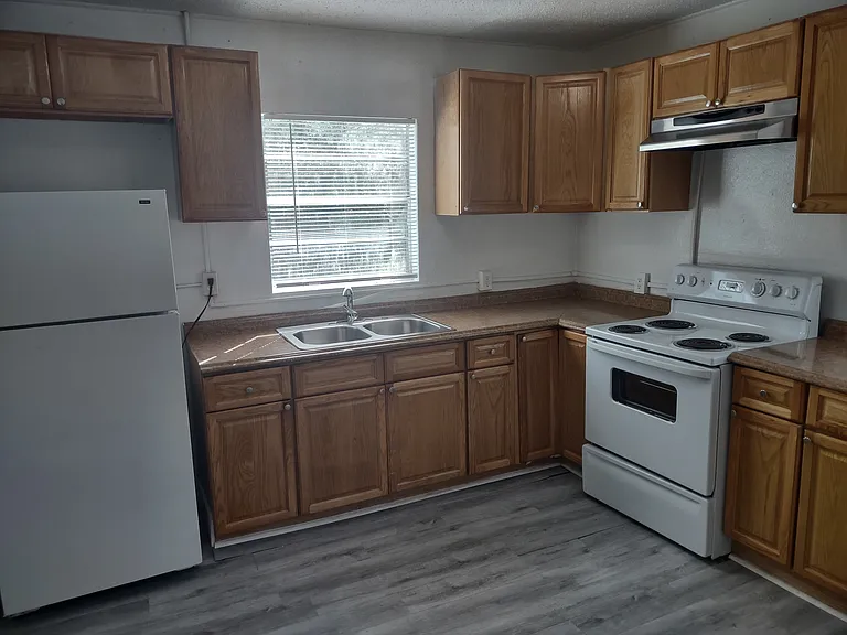 1407 Monroe Ave — Photo 7