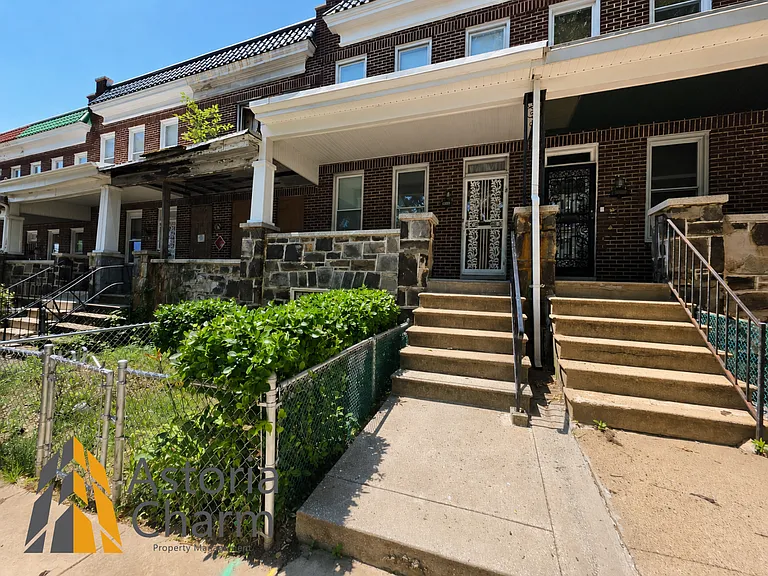 1561 Homestead St — Photo 2