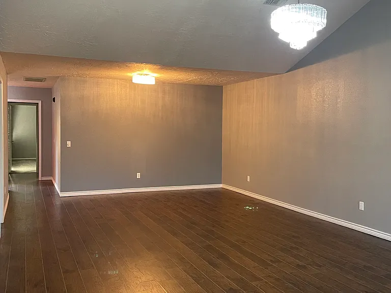 925 Millrun Ct — Photo 3