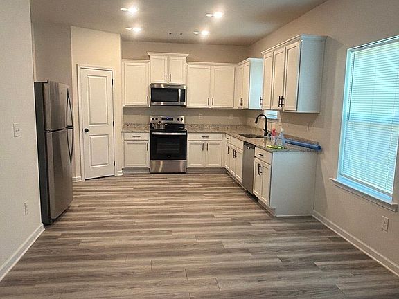 5th image of 132 Bluegill Dr
