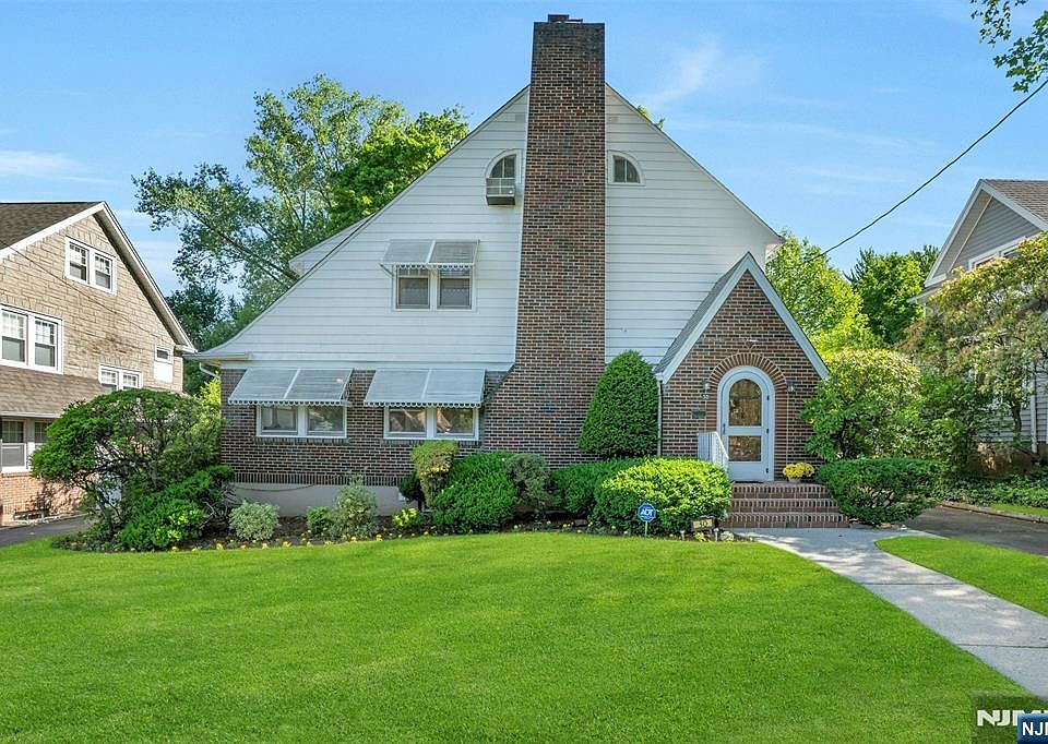 1st image of 30 Brinkerhoff Ave
