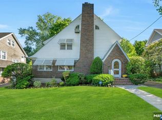 30 Brinkerhoff Ave, Teaneck, NJ 07666