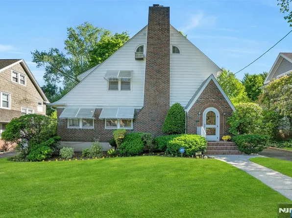 30 Brinkerhoff Ave, Teaneck, NJ 07666