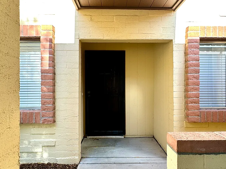 8144 E Rivenoak Dr — Photo 11