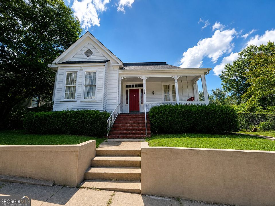 1st image of 992 Spring St