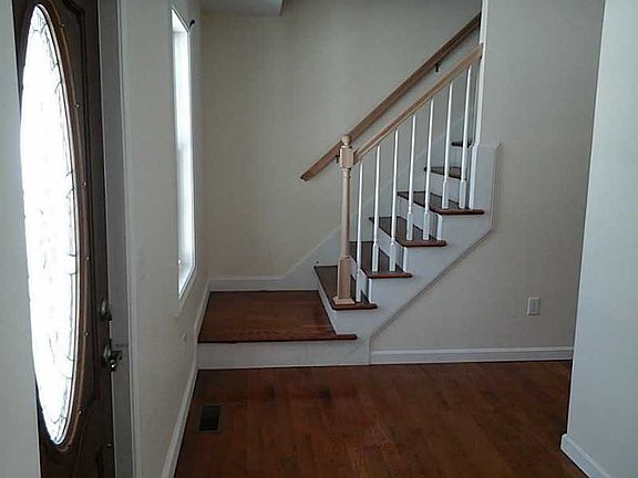 3rd image of 239 Lexington Ave