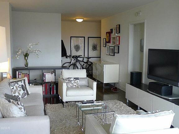4th image of 392 Central Park W APT 19J