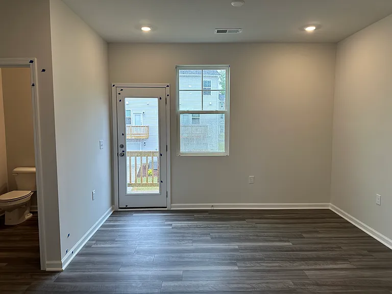 2517 Kasota Ln — Photo 12