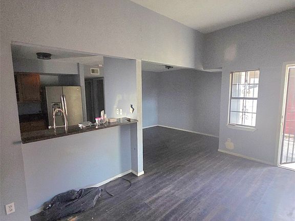 3rd image of 428 Liberty Pl