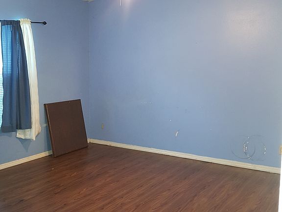 2nd image of 4022 Shady View Dr