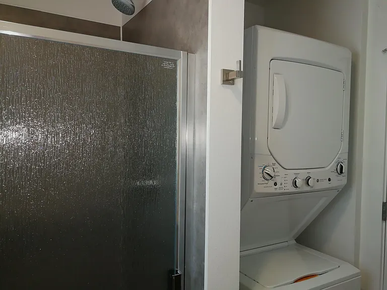 4252 8th Ave NE #STUDIO UNITS — Photo 8