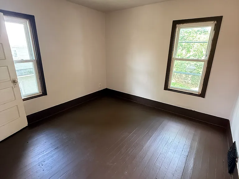 1036 Lexington Ave — Photo 4