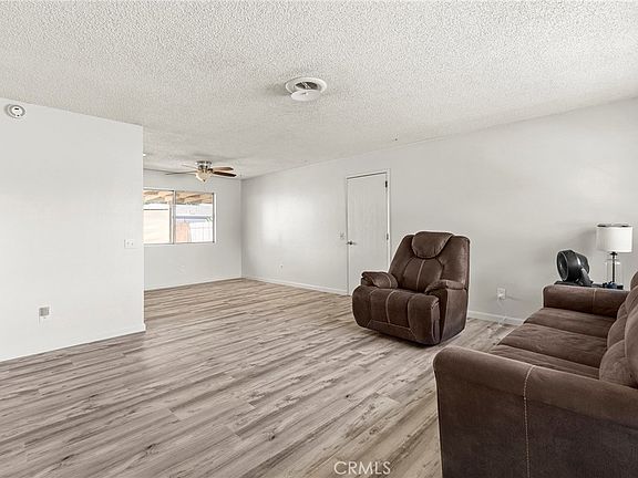 2nd image of 927 Trinity St