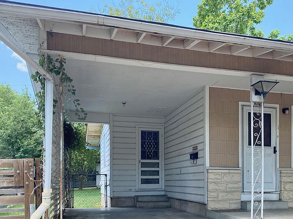 Covered Carport with Kitchen Entry